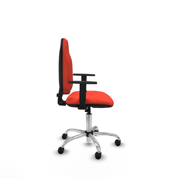 Silla de oficina Algarra con mecanismo Contacto permanente básico tapizada con Tela color Naranja oscuro. Equipada con Base cromada, Brazos 1D y Ruedas de parqué
