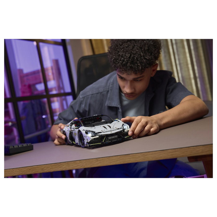 LEGO Technic Lamborghini Revuelto 42214