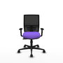 Silla de oficina Yunquera con mecanismo Sincro tapizada con Tela color Lila y malla color Negro. Equipada con lumbar 1D, Brazos 1D y Ruedas 65mm nailon