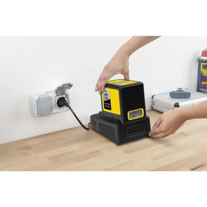 Karcher Batería Power 36V 5 Ah con Cargador Rápido, Pantalla LCD para Visualizar Tiempo Restante y Estado de Carga