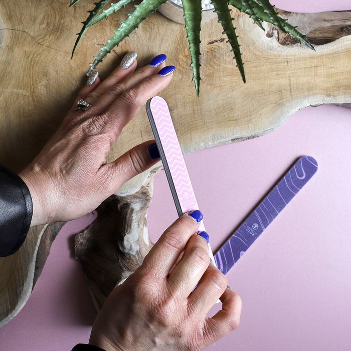 Cosmetic Club Juego de 2 Limas de Uñas Multicapa 6 Capas para Dar Forma y Pulir Cosmetic Club Juego de 2 Limas de Uñas Multicapa 6 Capas para Dar Forma y Pulir