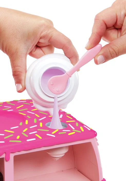 MGA Entertainment Yummiland Lipgloss Truck - Camión Tráiler de Juguete con Minifiguras para Niños de 4 a 12 años - Multicolor - Ref: 541073-EUC