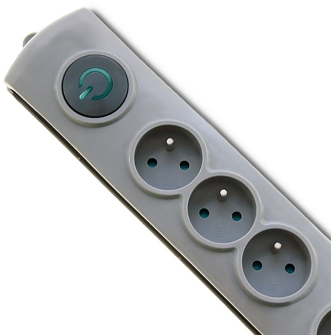 Qoltec Regleta de protección con 4 tomas, 1.5m, gris
