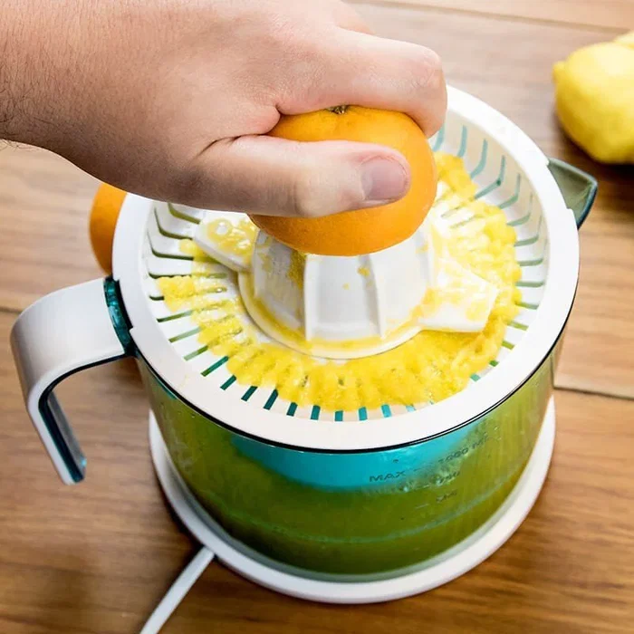 Cecotec ZitrusEasy Basic Exprimidor Eléctrico con Brazo de 40W, Capacidad 1 Litro para Naranjas y Cítricos, Transparente Turquesa y Blanco