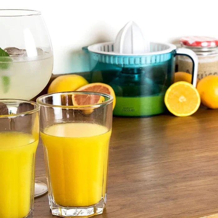 Cecotec ZitrusEasy Basic Exprimidor Eléctrico con Brazo de 40W, Capacidad 1 Litro para Naranjas y Cítricos, Transparente Turquesa y Blanco