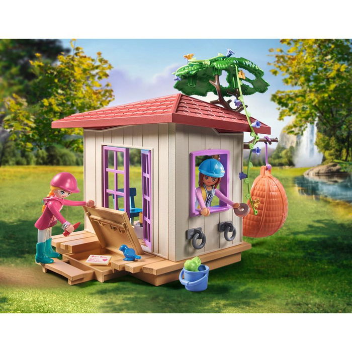 PLAYMOBIL Caseta Club de Equitación Horses of Waterfall con Figuras Isabella y Amelia, Caballo Hazelnut, Más 80% Materiales Sostenibles