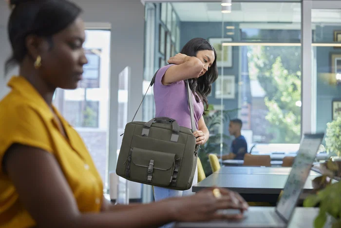 HP Mochila Modular para Portátil 9J4C1AA, 15.6 Pulgadas (39.6 cm) - Convertible en Funda y Bolsa, 27L, Resistente al Agua, Verde y Gris