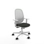 Silla de oficina Cilanco con mecanismo Sincro tapizada con Tela color Negro y malla color Blanco. Equipada con lumbar 1D, Reposabrazos blancos y Ruedas 65mm nailon