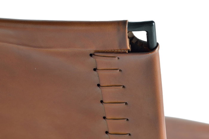 Giner y Colomer - Lote de 2 Sillas en Cuero Marrón y Metal, 90x46x60 cm