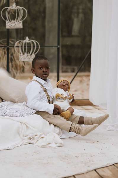 Muñecas Arias Muñeca Reborn 45 cm Rafael con Saco Portabebé Español