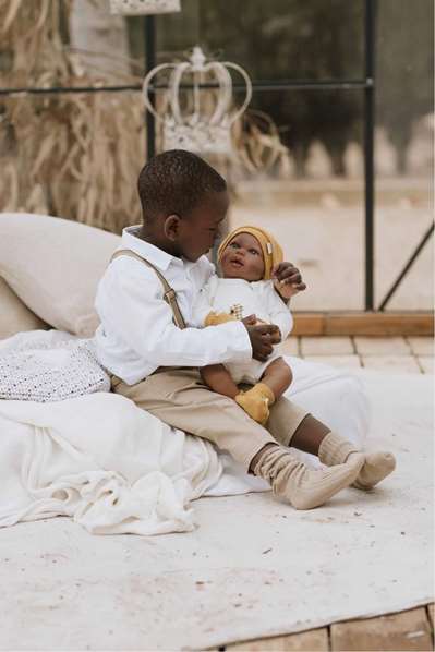 Muñecas Arias Muñeca Reborn 45 cm Rafael con Saco Portabebé Español