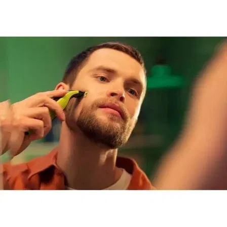 Philips Cortabarbas Oneblade QP2724/10 Recortador, Perfilador y Afeitador Híbrido con 3 Accesorios de Barba Incipiente Philips Cortabarbas Oneblade QP2724/10 Recortador, Perfilador y Afeitador Híbrido con 3 Accesorios de Barba Incipiente