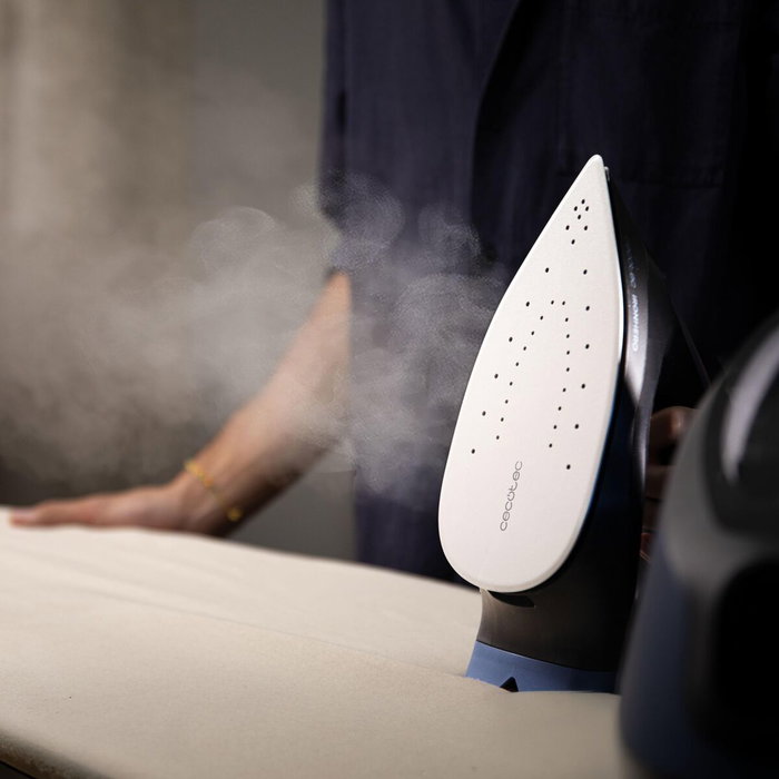 Cecotec Centro de Planchado IronHero H-3000 3000W Cerámica Antigoteo Golpe Vapor LED