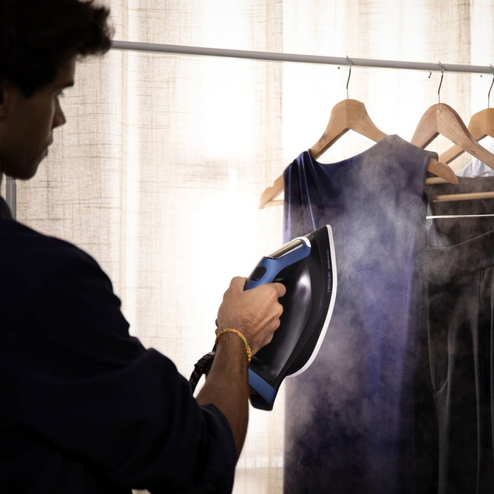 Cecotec Centro de Planchado IronHero H-3000 3000W Cerámica Antigoteo Golpe Vapor LED