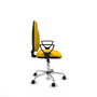 Silla de oficina Algarra con mecanismo Contacto permanente básico tapizada con Tela color Amarillo. Equipada con Base cromada, Brazos fijos y Ruedas de parqué