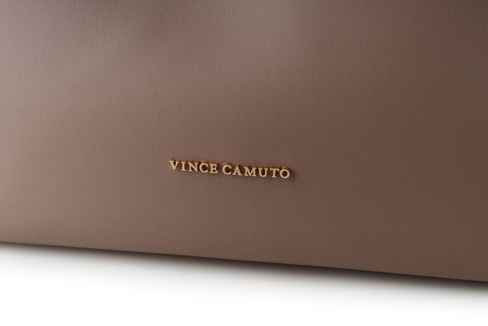 Vince Camuto Bolso Tote Palermo de Piel de Polivinilo Color Visón 35x15x27 cm