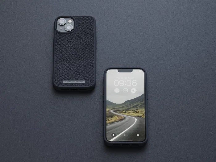 Njord byELEMENTS iPhone 14 (15.5 cm / 6.1") Funda MagSafe con Piel de Salmón - Negro - Protección contra Caídas hasta 2 m, Compatible con Carga Inalámbrica