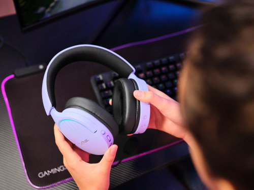 Trust Gaming Auriculares Inalámbricos GXT 491 Fayzo con Micrófono, Bluetooth y Jack 3.5, Morados Trust Gaming Auriculares Inalámbricos GXT 491 Fayzo con Micrófono, Bluetooth y Jack 3.5, Morados