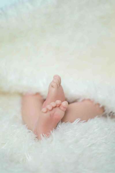 Muñecas Arias - Muñeca real reborn Arias Alma 40 cm cuerpo silicona para niña, incluye manta y doudou (juguete en español)