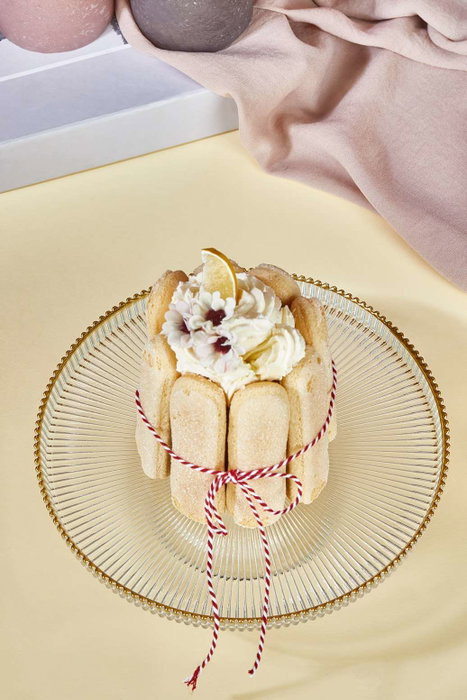 Hermia Paris 21 Plato para Servir Pasteles de Vidrio Transparente con Soporte de 21 cm