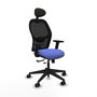 Silla de oficina Alocén con mecanismo Sincro/Traslack tapizada con Tela color Azul claro y malla color Negro. Equipada con lumbar 1D, Brazos 2D, Cabecero Fijo y Ruedas 65mm nailon