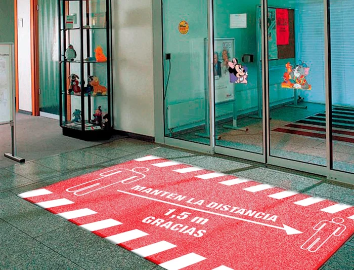 Novus dahle Alfombra de suelo Novus Manten la Distancia Fondo Rojo 85x150 cm