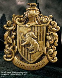 The Noble Collection Escudo Pared Hufflepuff Harry Potter Resina 20x28cm Oficial