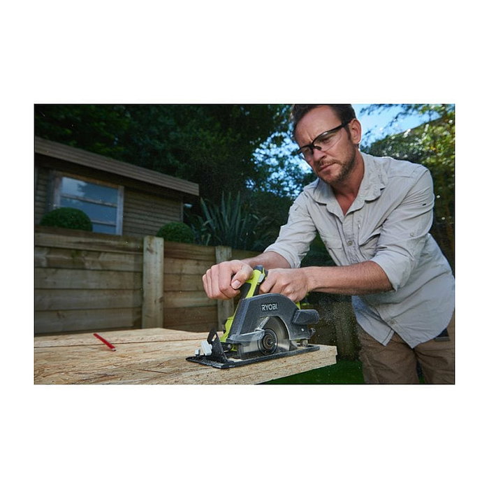 Ryobi R18CSP-0 Sierra Circular a Batería, 18V, Profundidad de Corte 4,5cm (90°) / 3,2cm (45°), Apta para Madera, 4700 RPM