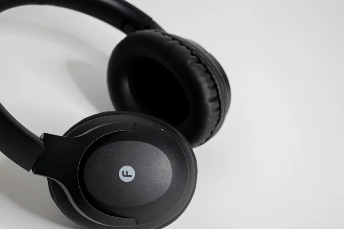 Fonestar AURIS-BT Auriculares Diadema Inalámbricos Bluetooth 5.3 con Micrófono y Cable, Circumaurales, Negro - Para Música y Llamadas