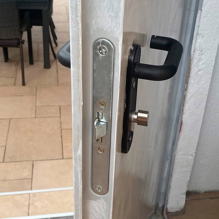 Micel CRE02 Cerradura de Embutir Antipánico para Cilindro Europeo, 65 x 72 mm, Función Antipánico para Puertas Cortafuegos, Hierro Zincado