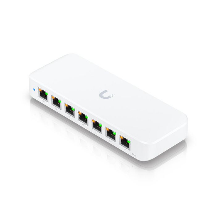 Ubiquiti Switch PoE de 8 Puertos GbE Capacidad de Switching 16 Gbps Potencia 210W Montaje Versátil