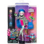 Monster High Hhk58 Muñeca Ghoulia Yelps con Accesorios Sir Hoots A Lot, Falda Rosa, Sudadera y Gorro, Juguete para Niñas +4 Años