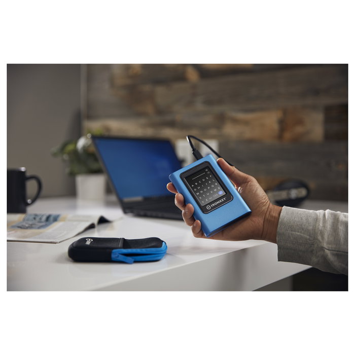 Kingston IronKey Vault Privacy 80 1,92 TB Azul Kingston IronKey Vault Privacy 80 1,92 TB Azul