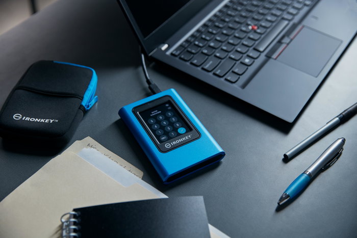 Kingston IronKey Vault Privacy 80 SSD Externo Cifrado 1,92 TB Azul