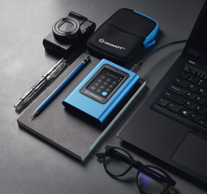 Kingston IronKey Vault Privacy 80 SSD Externo Cifrado 1,92 TB Azul