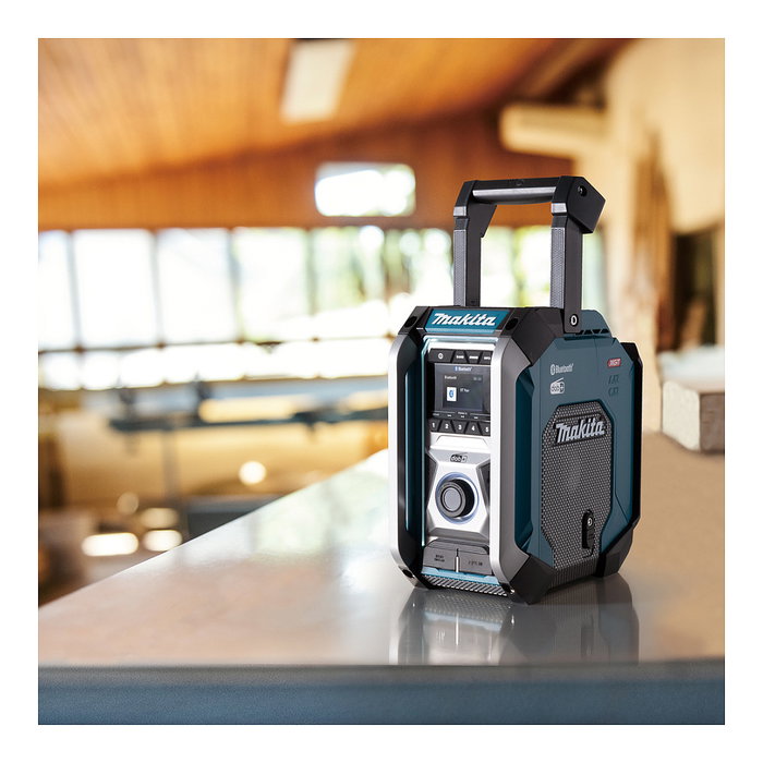 Makita MR007GZ Radio de obra 18V-40V con Bluetooth, DAB+ y FM, pantalla LCD azul, IP65, 5.3 kg, negro y verde
