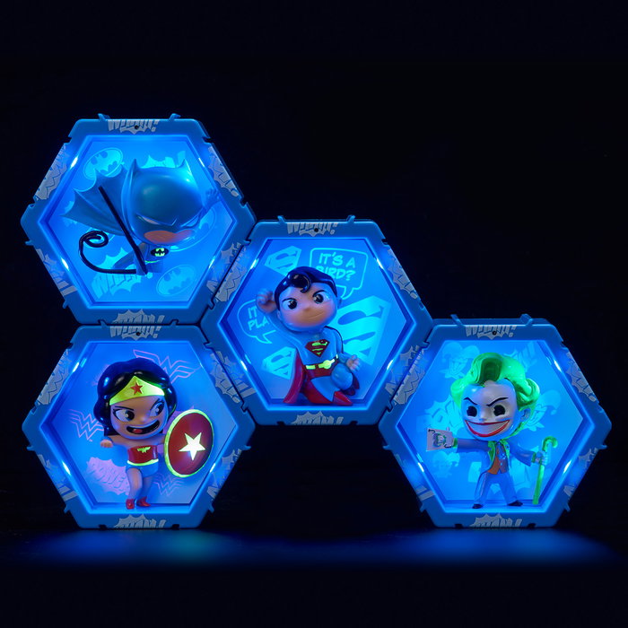 Wow Pods DC Super Friends Superman Figura Coleccionable Interactiva con Luz LED y App 3D Wow Pods DC Super Friends Superman Figura Coleccionable Interactiva con Luz LED y App 3D