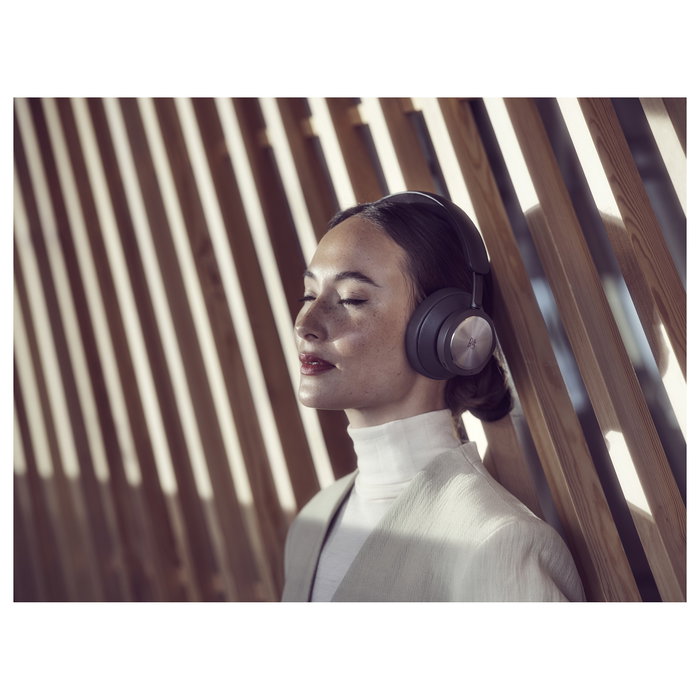 Bang & Olufsen Beoplay Portal Auriculares Gaming Inalámbricos y Alámbricos con Dolby Atmos, Bluetooth 5.1, Cancelación de Ruido, para Xbox, Color Negro