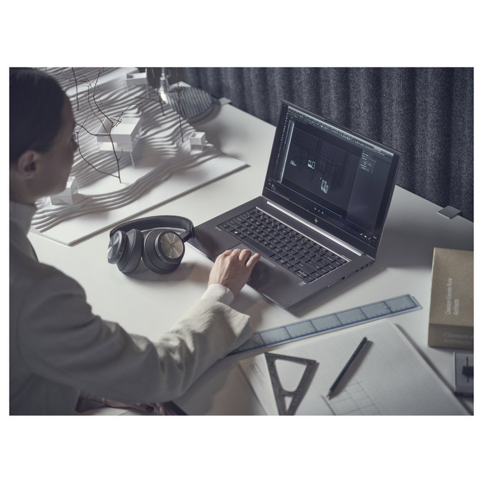 Bang & Olufsen BeoPlay Portal Negro