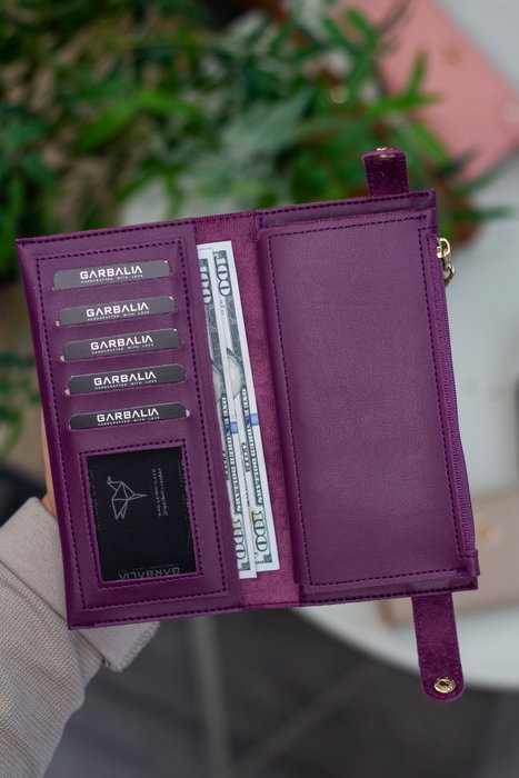 Zoozie Bags Cartera Damson para Mujer - 100% Cuero PU, Color Damson, Dimensiones 26x10x24 cm, Elegante y Versátil