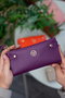 Zoozie Bags Cartera Damson para Mujer - 100% Cuero PU, Color Damson, Dimensiones 26x10x24 cm, Elegante y Versátil