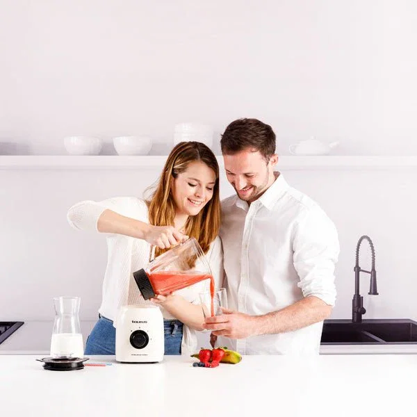 Taurus Optima Vintage 1500MAX Batidora de Vaso 1500W, Jarra de Vidrio 1.8L (1.5L útil), 4 Cuchillas Acero Inoxidable, Pica Hielo, 21500 rpm, 2 Velocidades + Turbo, Color Crema