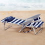 Aktive Silla de playa plegable baja rayas azul marino y blanco con cojín y bolsillo