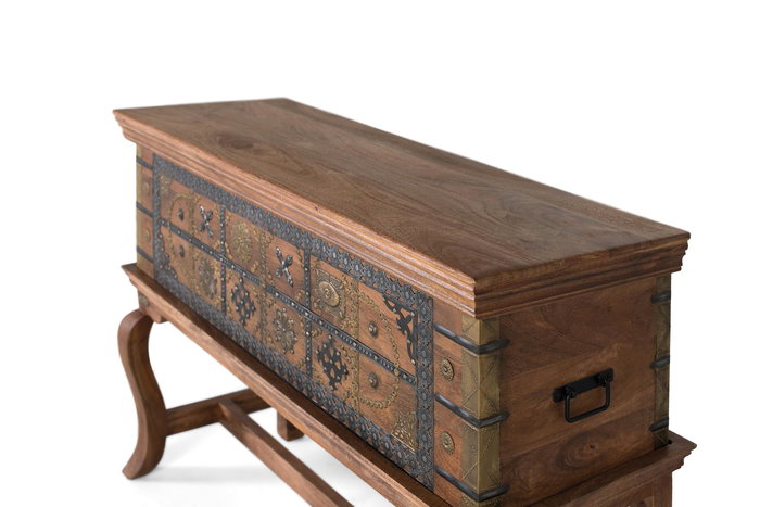 Giner y Colomer Mesa Consola Antigua de Madera de Mango con Chapas de Latón Repujado