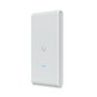 Ubiquiti Wi-Fi 6 AP con 4 flujos espaciales, 2x GbE RJ45, PoE, IPX6, carcasa estabilizada UV