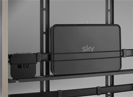 One For All WM7482 Soporte TV Stand Falcon 32'' a 70'' Color Roble y Gris