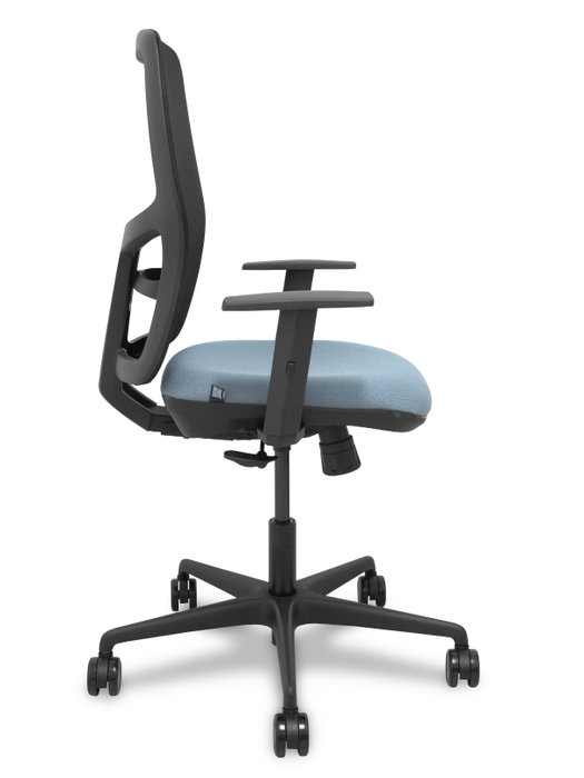 PIQUERAS Y CRESPO Silla Alfera con mecanismo sincro, respaldo malla negra y asiento gris