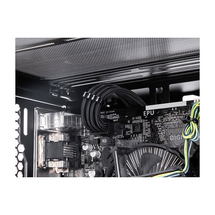 DeLOCK Juego de 6 cables de alimentación internos con revestimiento negro 84541