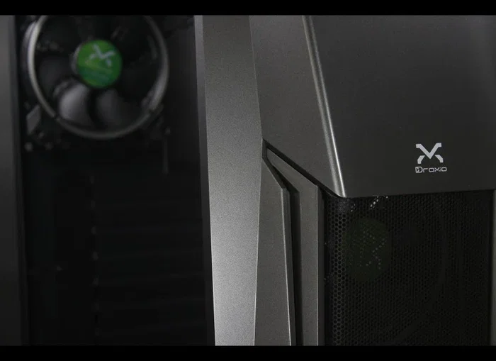 Droxio BURNER Caja de PC Gaming ATX, Cristal Templado Lateral, 3 Ventiladores RGB Incluidos, Compatible con Refrigeración Líquida 240mm, Negro