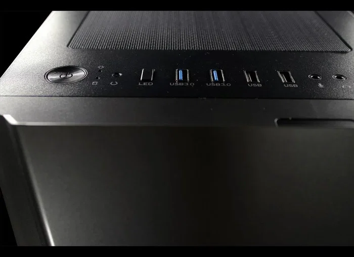 Droxio BURNER Caja de PC Gaming ATX, Cristal Templado Lateral, 3 Ventiladores RGB Incluidos, Compatible con Refrigeración Líquida 240mm, Negro